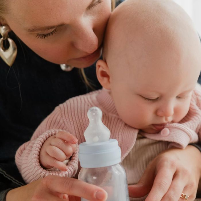 Пластикова дитяча пляшечка BIBS Baby Bottle Round Silicone 150 мл Slow Flow (повільний потік) Ivory