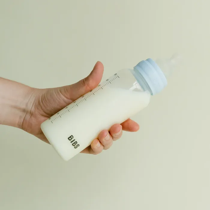 Дитяча пляшечка BIBS Baby Bottle Round Silicone 270 мл Medium Flow (середній потік) Ivory