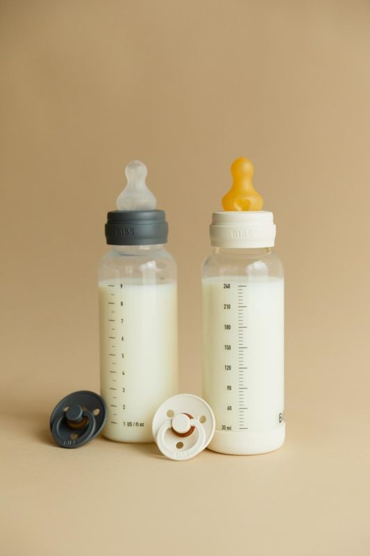 Дитяча пляшечка BIBS Baby Bottle Round Silicone 270 мл Medium Flow (середній потік) Ivory