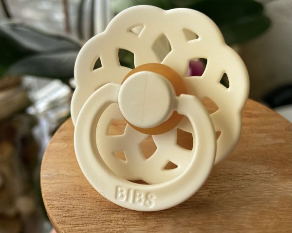 Соска пустушка BIBS 0-6 m Boheme Latex Round (кругла) - Ivory